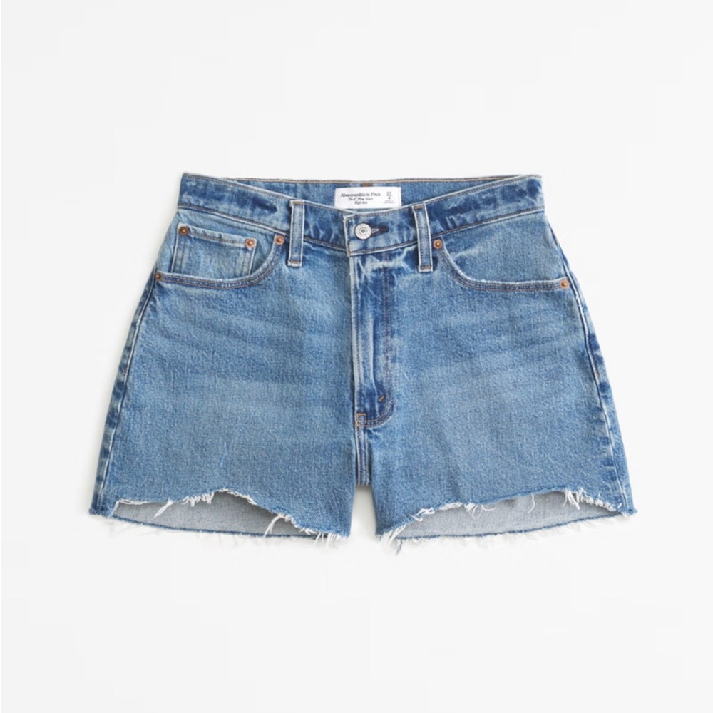 Abercrombie 4 Inch High Rise Mom Short | Size 31 | Medium Wash